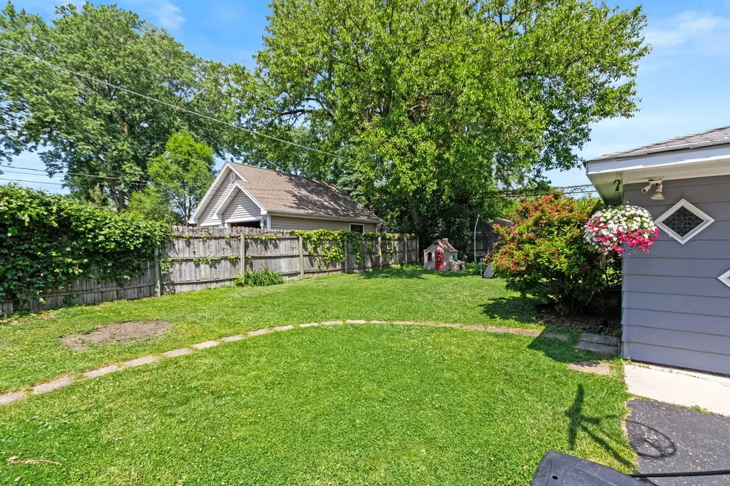 4335 Prospect Avenue Downers Grove IL 60515
