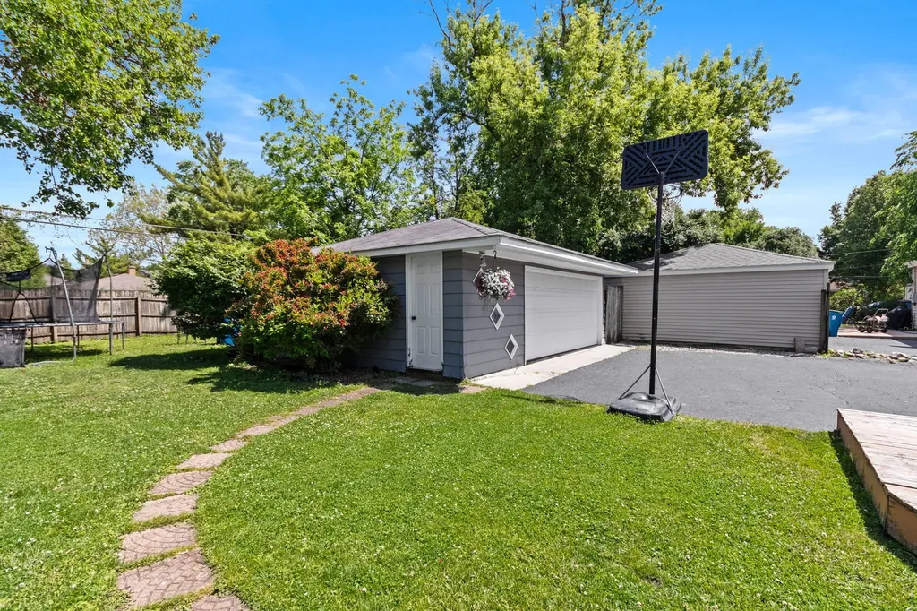 4335 Prospect Avenue Downers Grove IL 60515