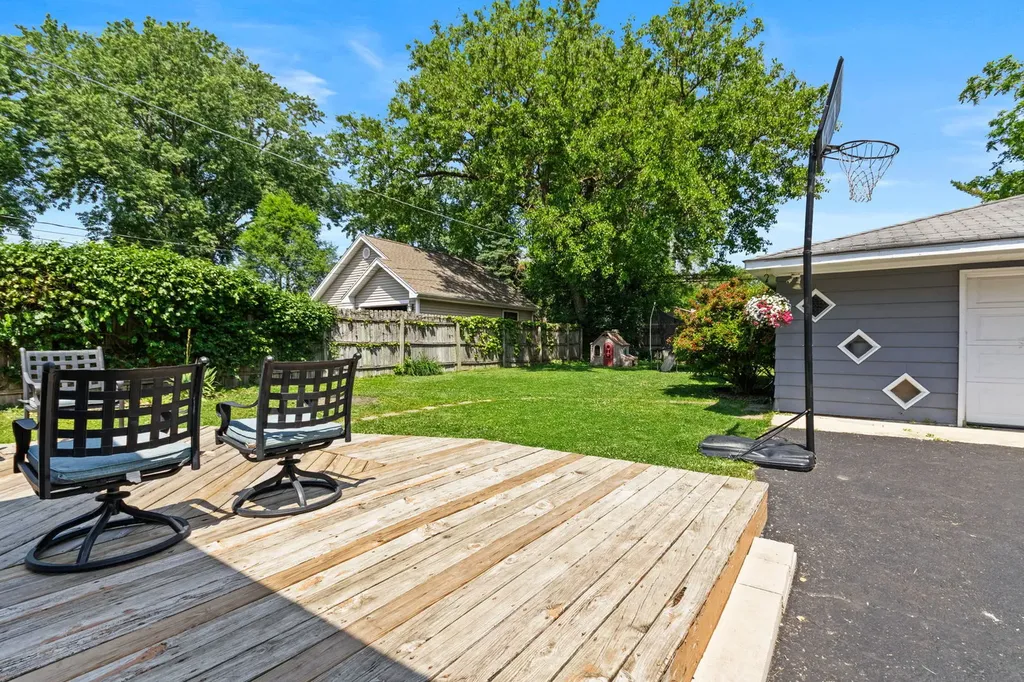 4335 Prospect Avenue Downers Grove IL 60515