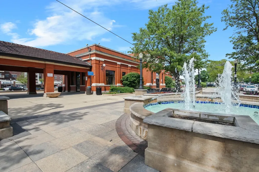 4335 Prospect Avenue Downers Grove IL 60515