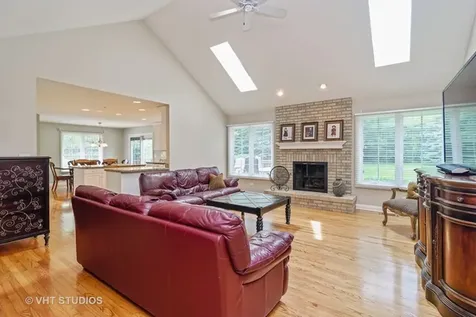 20 Lochbrook Lane Inverness IL 60010
