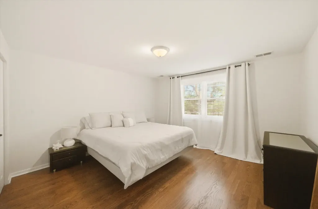 2501 West Bryn Mawr Avenue Chicago IL 60659