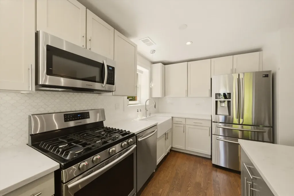 2501 West Bryn Mawr Avenue Chicago IL 60659