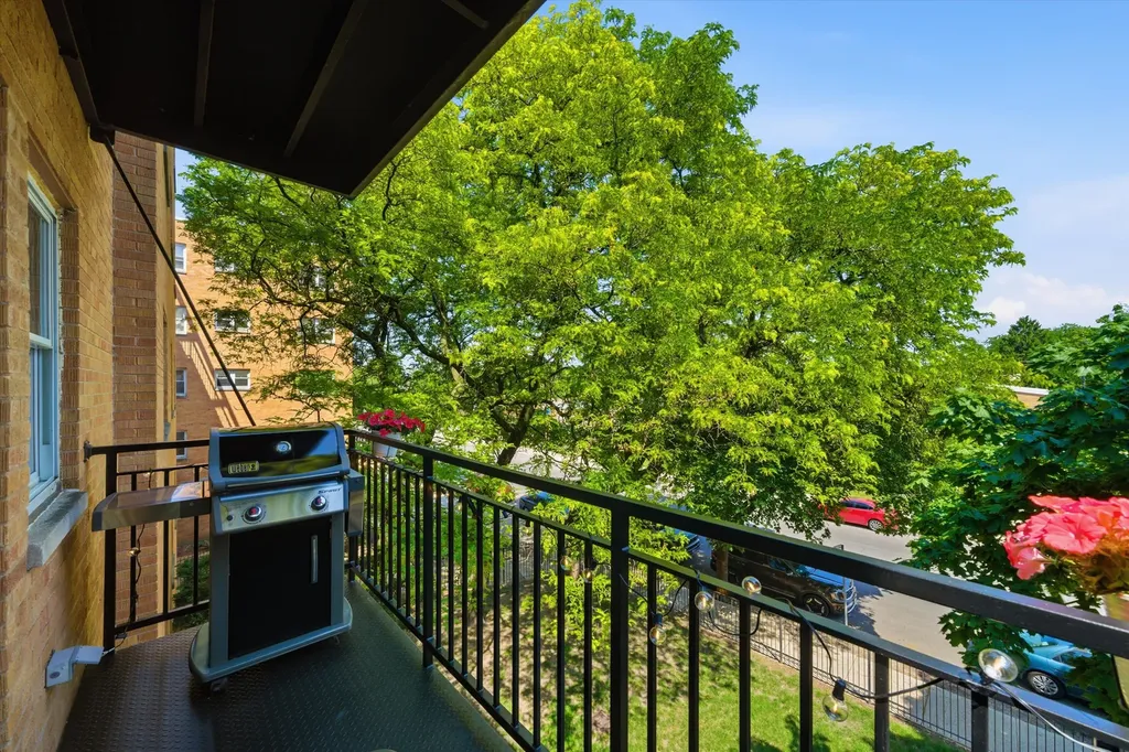 2501 West Bryn Mawr Avenue Chicago IL 60659