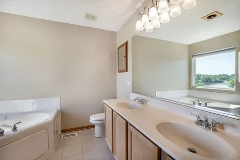 1759 Napa Suwe Lane Wauconda IL 60084