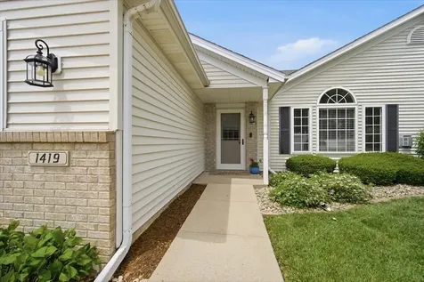 1419 Inglewood Circle Bloomington IL 61704