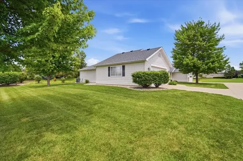 1419 Inglewood Circle Bloomington IL 61704