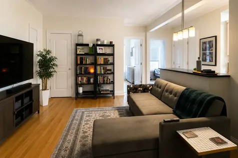 2107 West Eastwood Avenue Chicago IL 60625