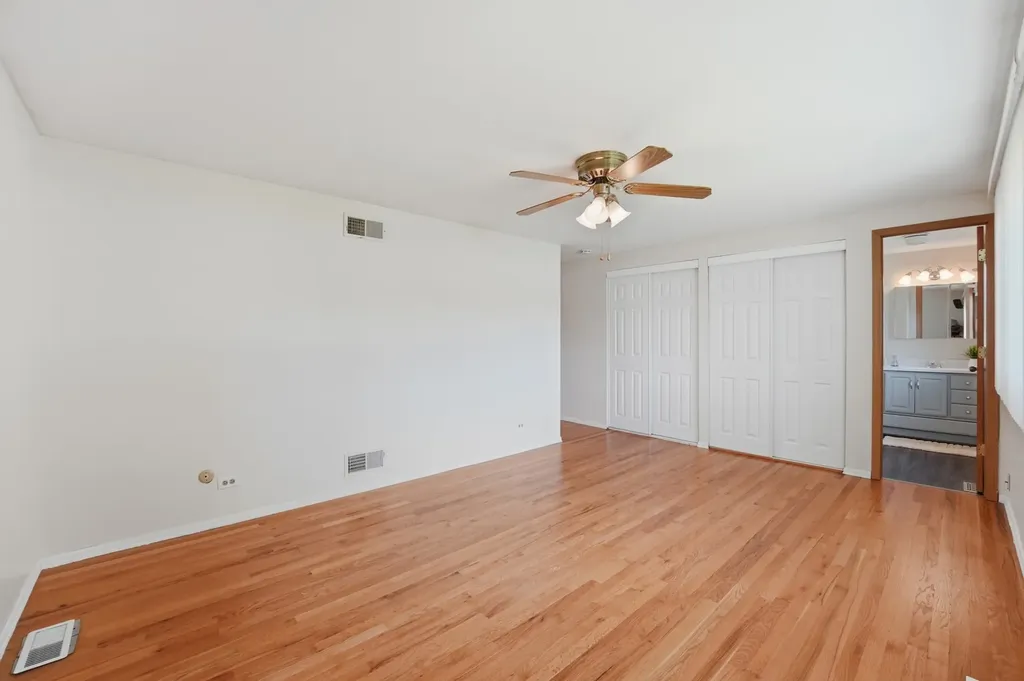 516 Janine Lane Schaumburg IL 60193