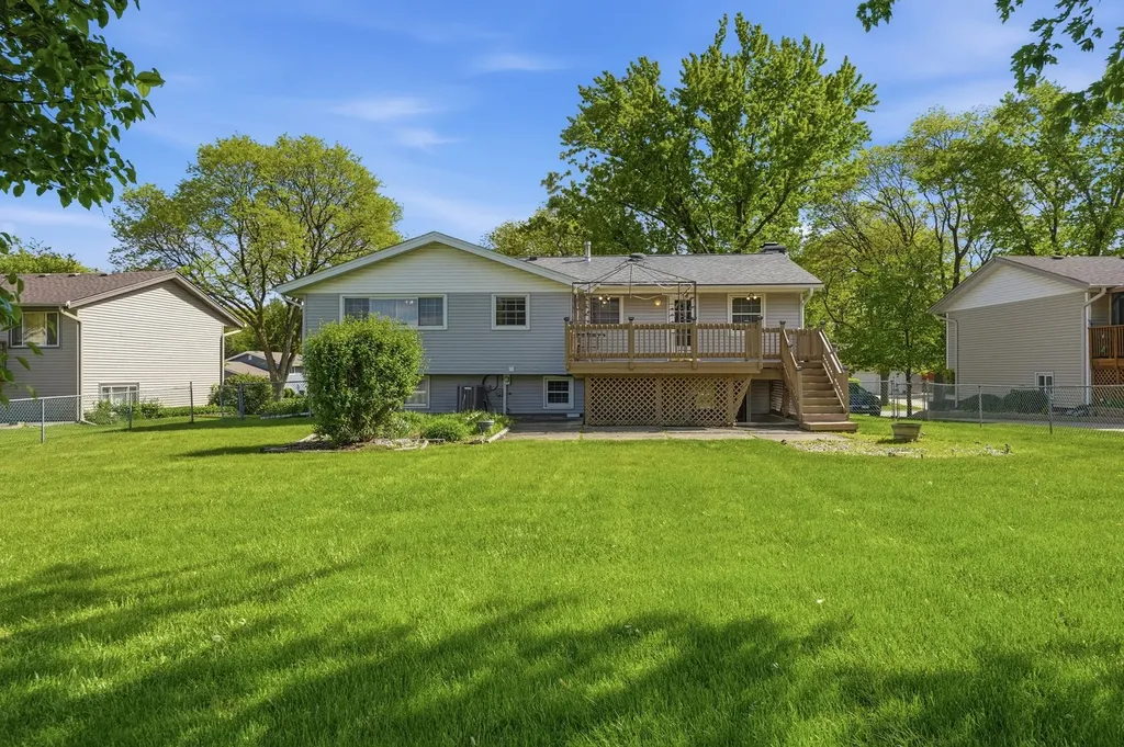 516 Janine Lane Schaumburg IL 60193