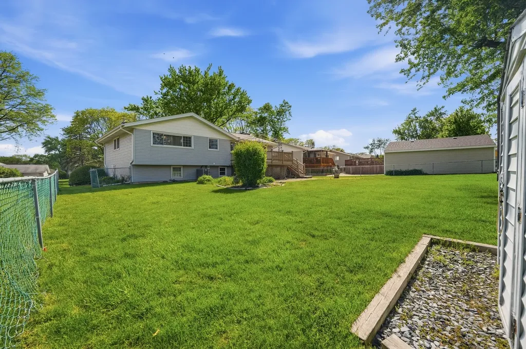 516 Janine Lane Schaumburg IL 60193