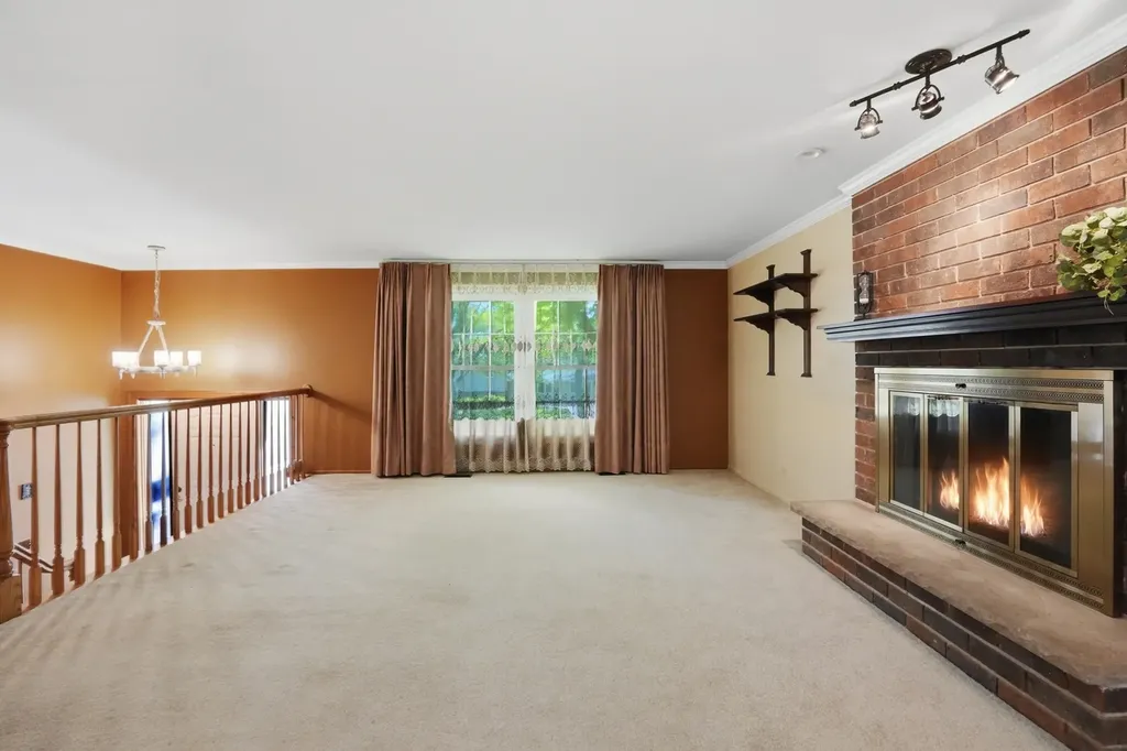 516 Janine Lane Schaumburg IL 60193