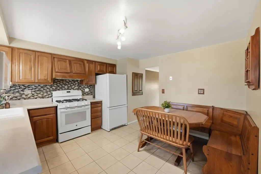 516 Janine Lane Schaumburg IL 60193