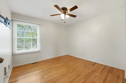 516 Janine Lane Schaumburg IL 60193