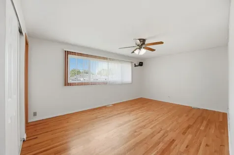 516 Janine Lane Schaumburg IL 60193