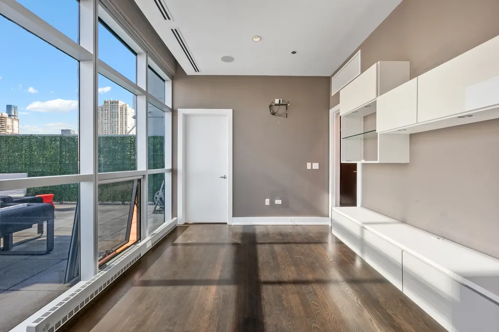 110 West Superior Street Chicago IL 60654
