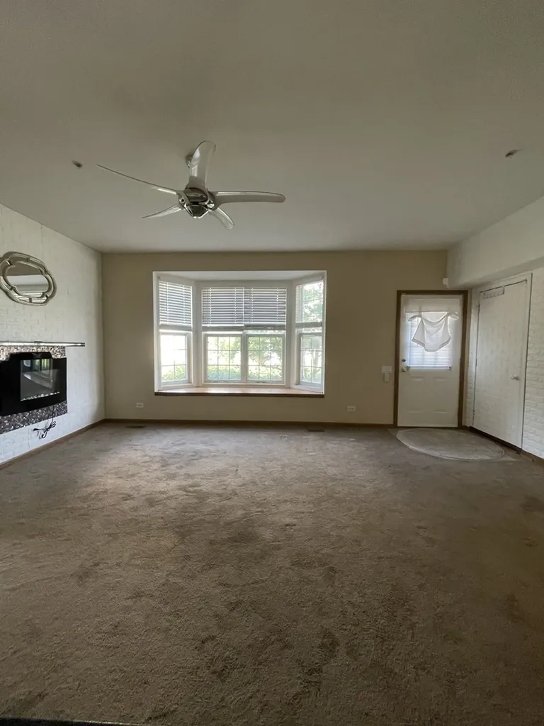 268 Gazebo Lane Lombard IL 60148