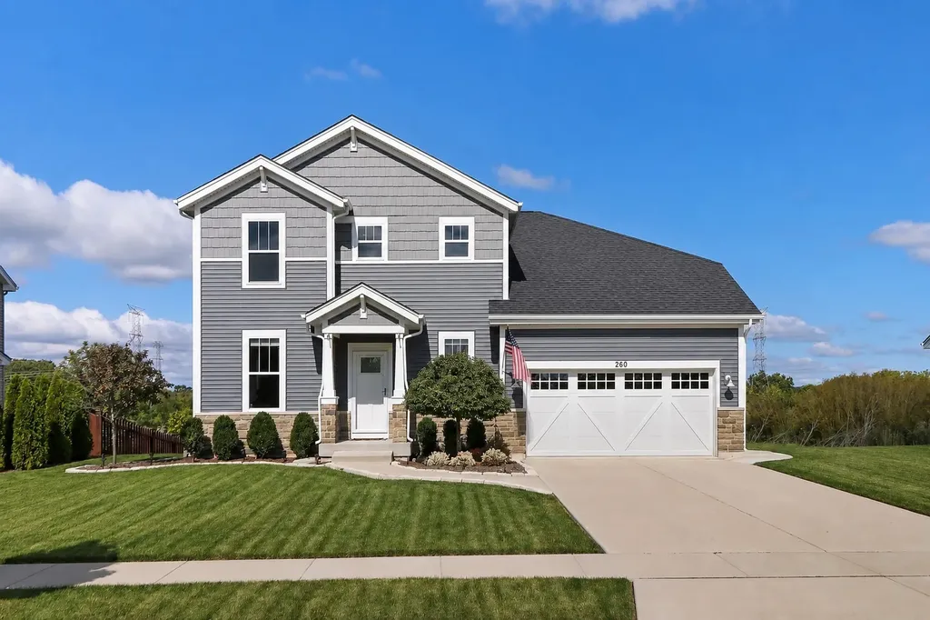 260 East Parkland Drive Island Lake IL 60042
