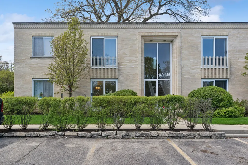 140 Green Bay Road Glencoe IL 60022