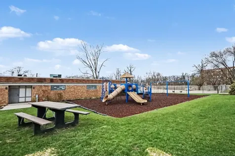 1804 Fayette Walk Street Hoffman Estates IL 60169