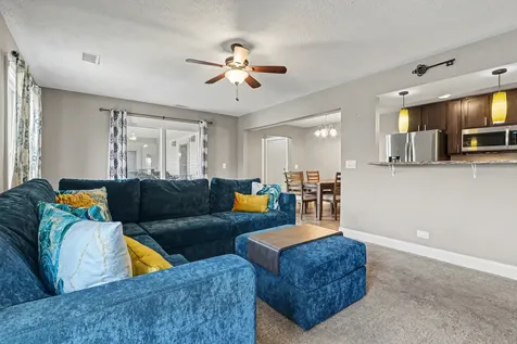 1804 Fayette Walk Street Hoffman Estates IL 60169