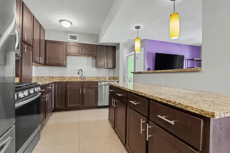 1804 Fayette Walk Street Hoffman Estates IL 60169