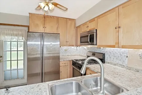 2615 Oakshire Court Aurora IL 60502