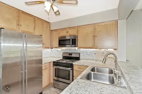 2615 Oakshire Court Aurora IL 60502