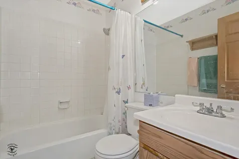 2615 Oakshire Court Aurora IL 60502