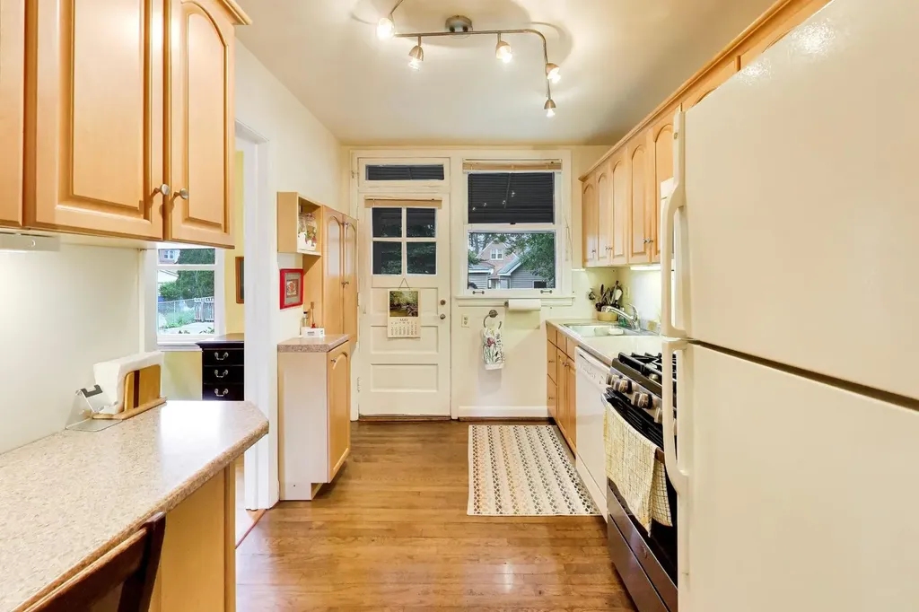 6436 North Oketo Avenue Chicago IL 60631