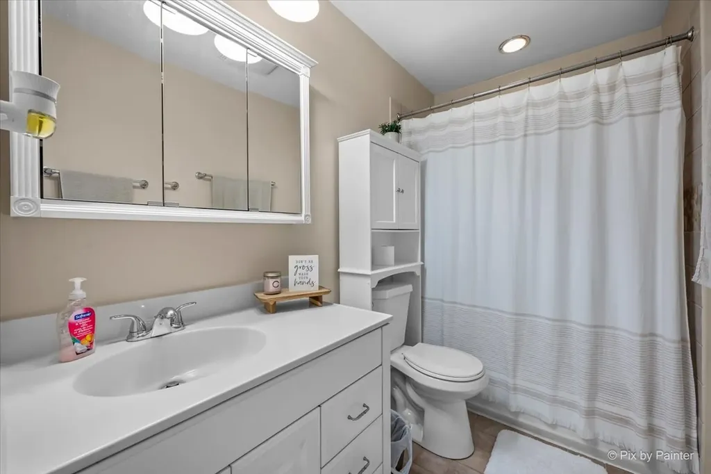 575 Rodenburg Road Roselle IL 60172