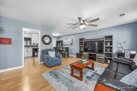 575 Rodenburg Road Roselle IL 60172