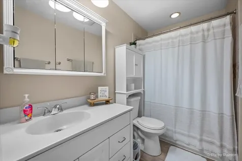575 Rodenburg Road Roselle IL 60172