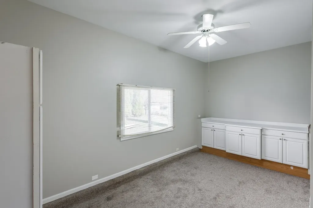 954 Campbell Drive Naperville IL 60563