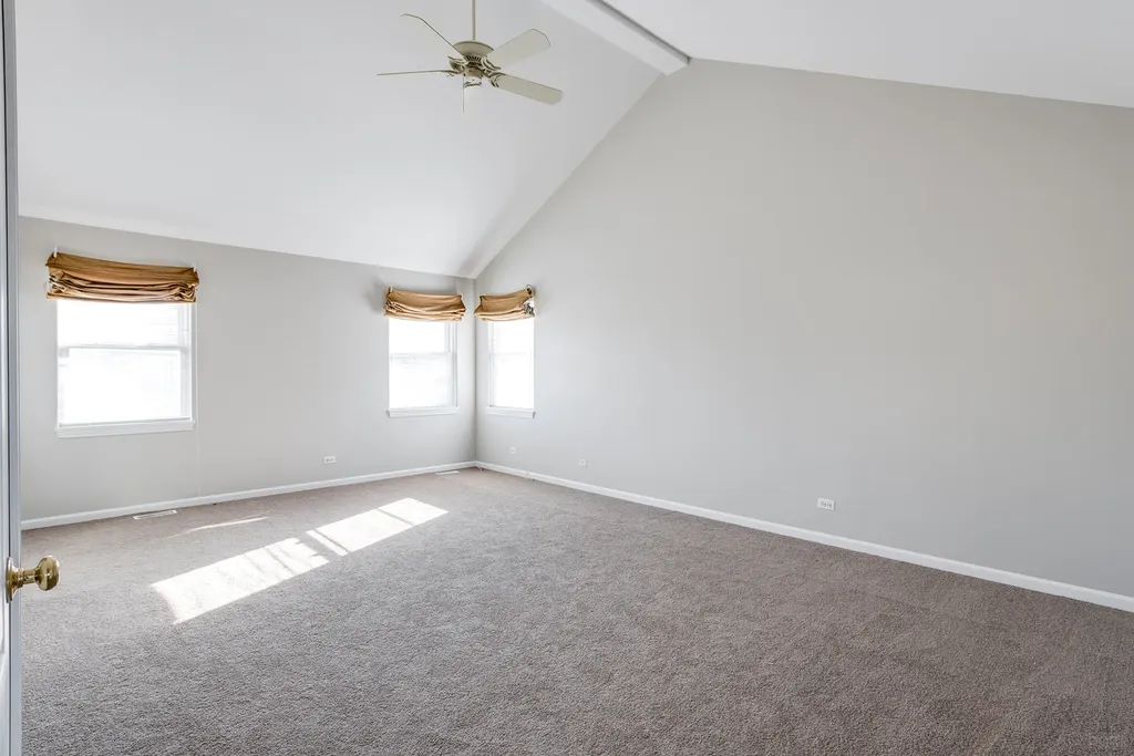 954 Campbell Drive Naperville IL 60563