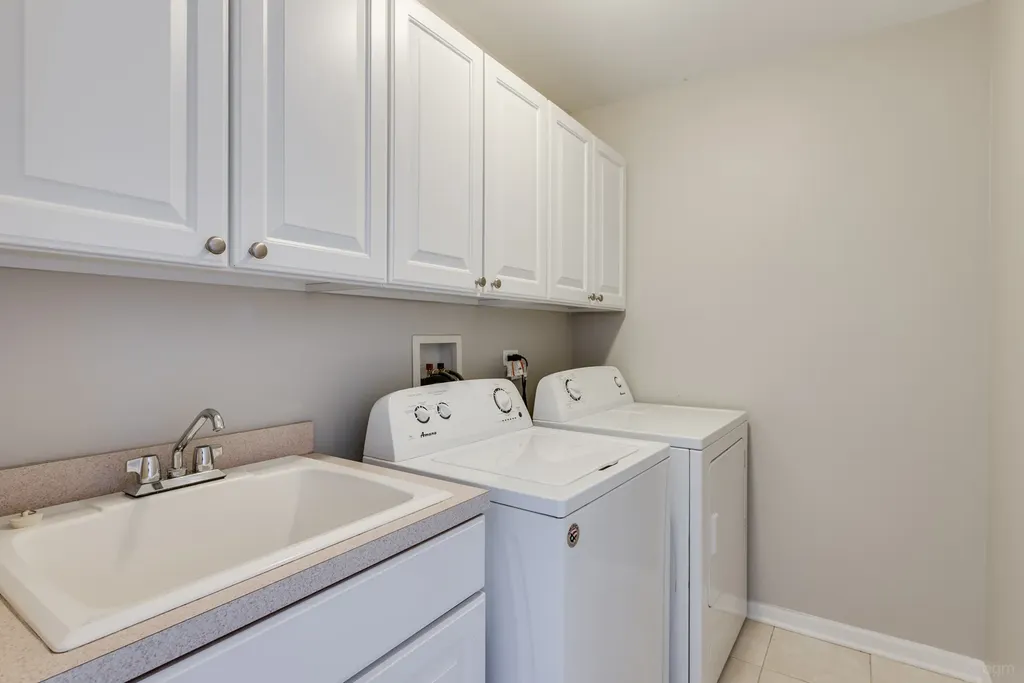 954 Campbell Drive Naperville IL 60563