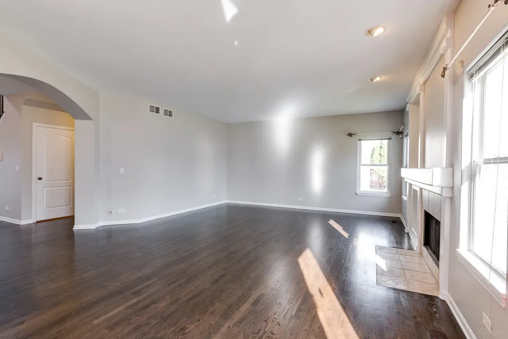 954 Campbell Drive Naperville IL 60563