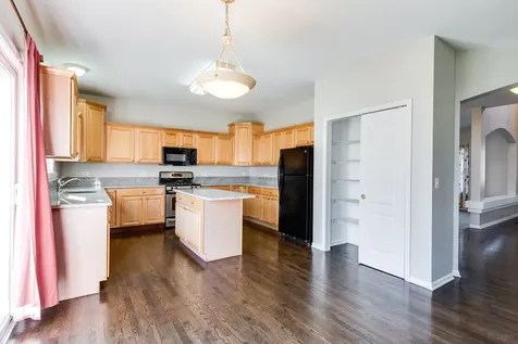954 Campbell Drive Naperville IL 60563