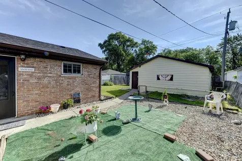 17927 Wildwood Avenue Lansing IL 60438