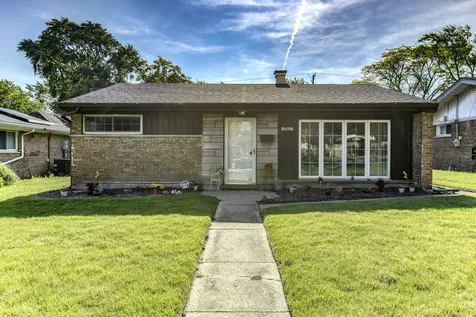 17927 Wildwood Avenue Lansing IL 60438