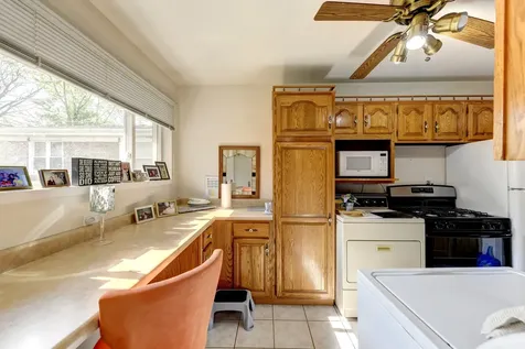 17927 Wildwood Avenue Lansing IL 60438