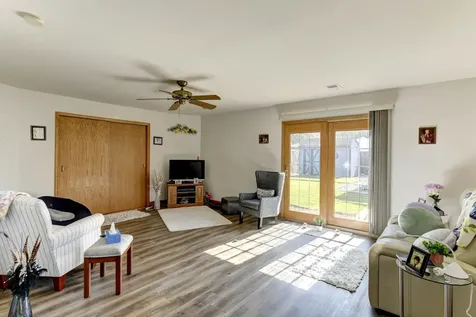 17927 Wildwood Avenue Lansing IL 60438