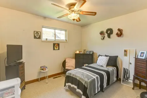 17927 Wildwood Avenue Lansing IL 60438