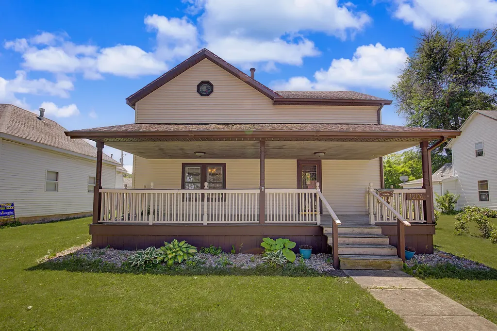 1206 East Main Street Clinton IL 61727