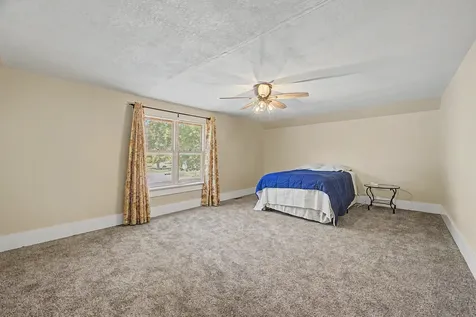 1206 East Main Street Clinton IL 61727