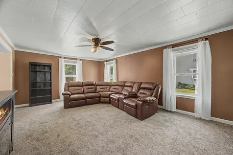 1206 East Main Street Clinton IL 61727