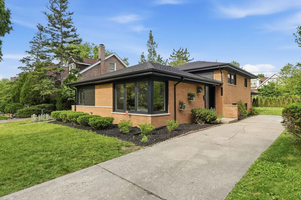 1009 South Washington Avenue Park Ridge IL 60068