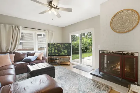 1110 East Dogwood Lane Mount Prospect IL 60056