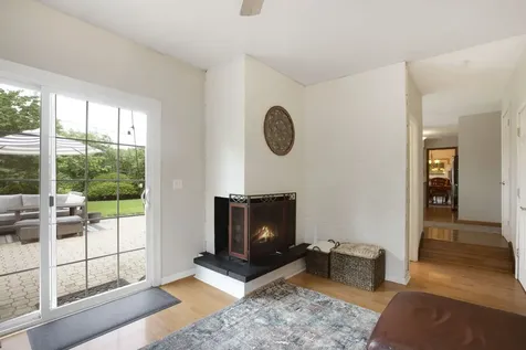 1110 East Dogwood Lane Mount Prospect IL 60056