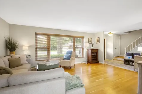 1110 East Dogwood Lane Mount Prospect IL 60056